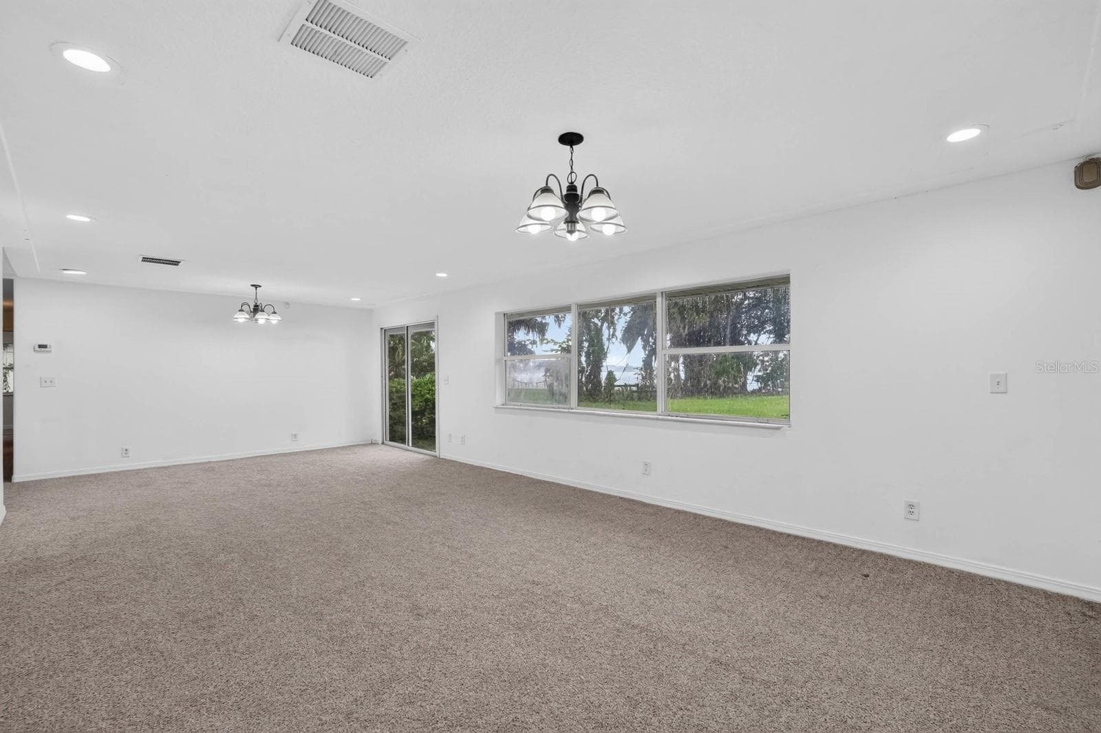 Single Family Residence at 157 W GRANDVIEW DR, EAST PALATKA, photo 11 of 77