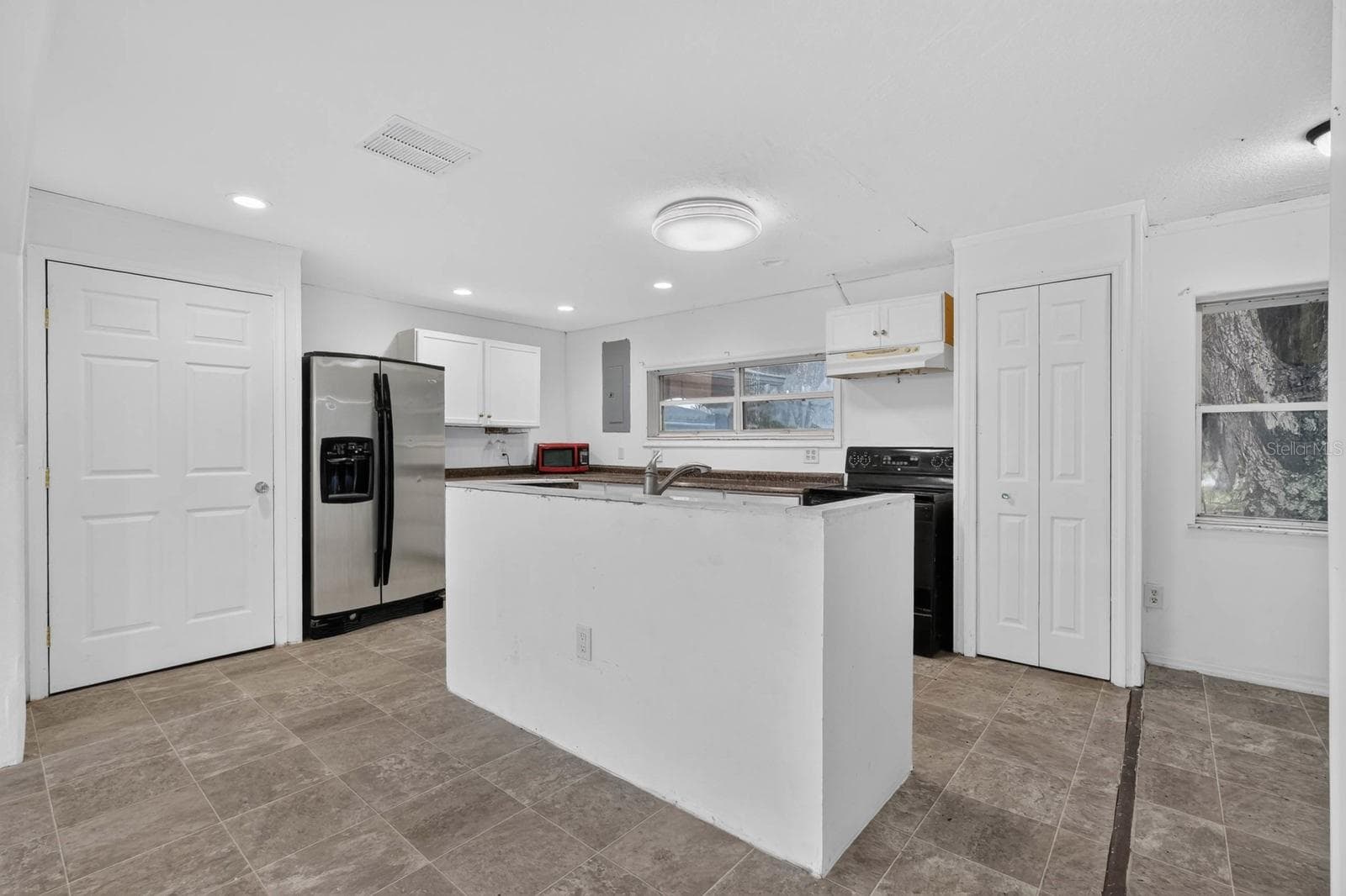 Single Family Residence at 157 W GRANDVIEW DR, EAST PALATKA, photo 14 of 77