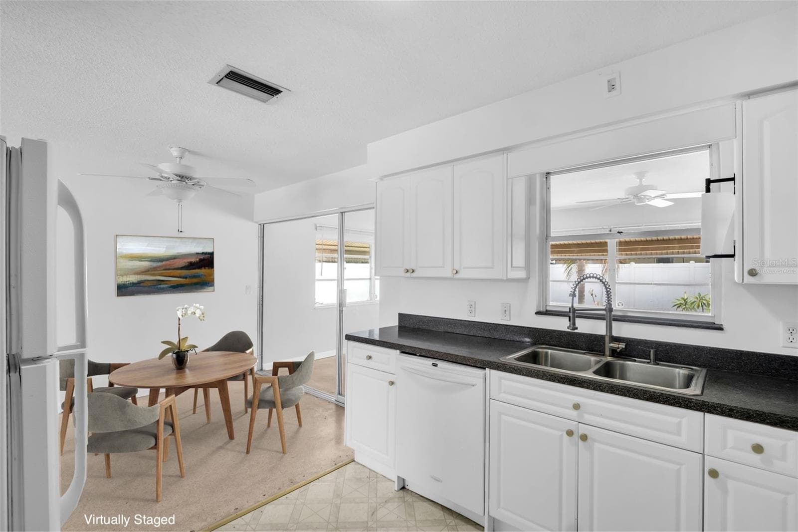 Virtually Staged - 2301 WHITMAN ST, CLEARWATER