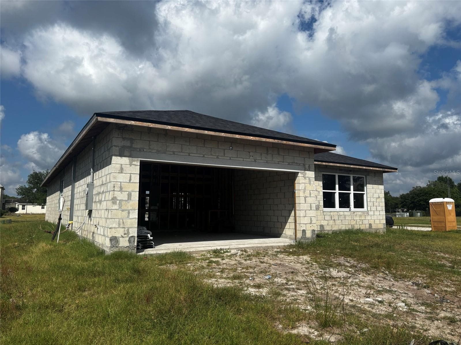 Single Family Residence at 2651 TRAFALGAR BLVD, KISSIMMEE, photo 2 of 4