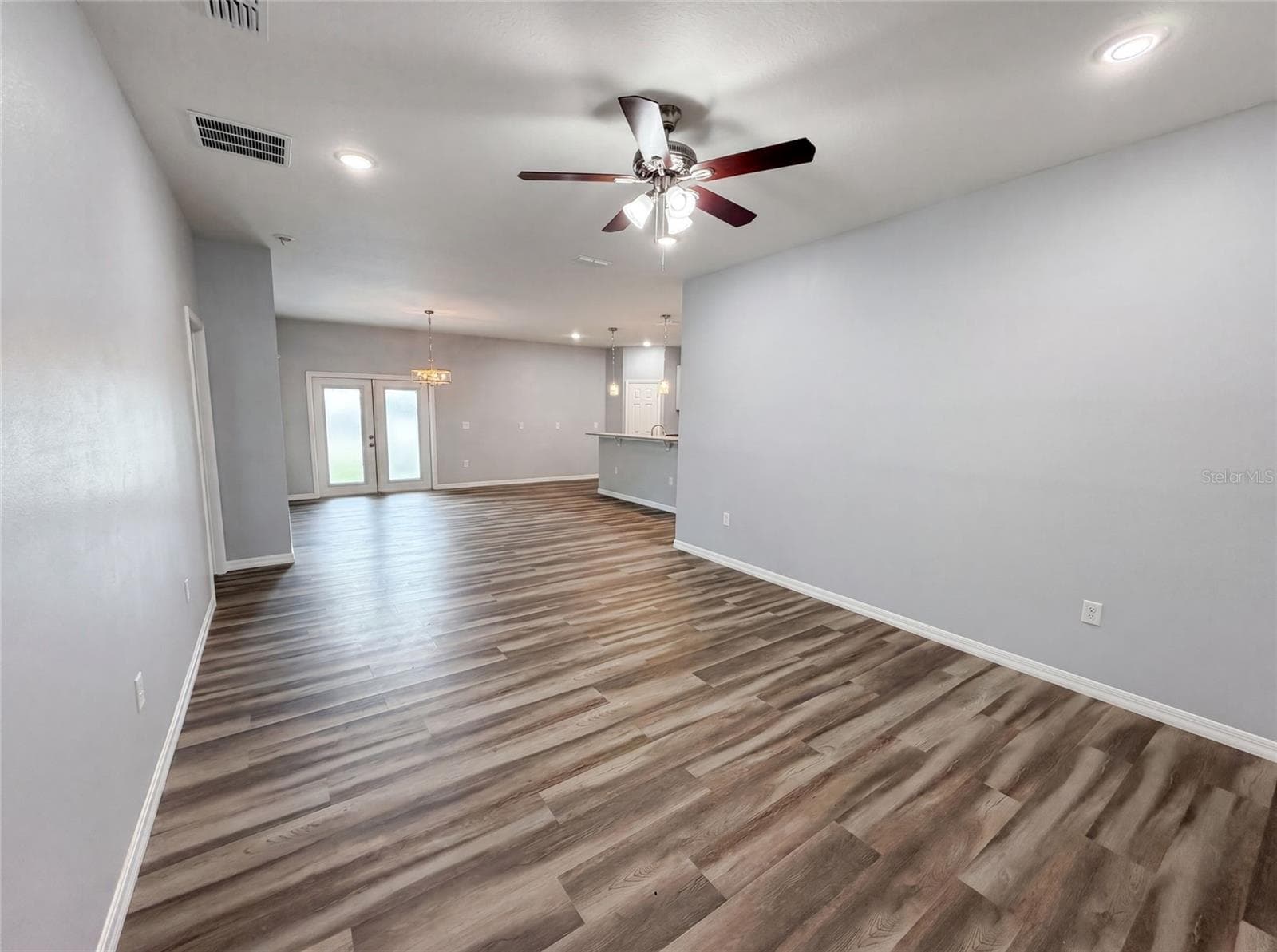 Single Family Residence at 1013 W 11TH ST, SANFORD, photo 5 of 27