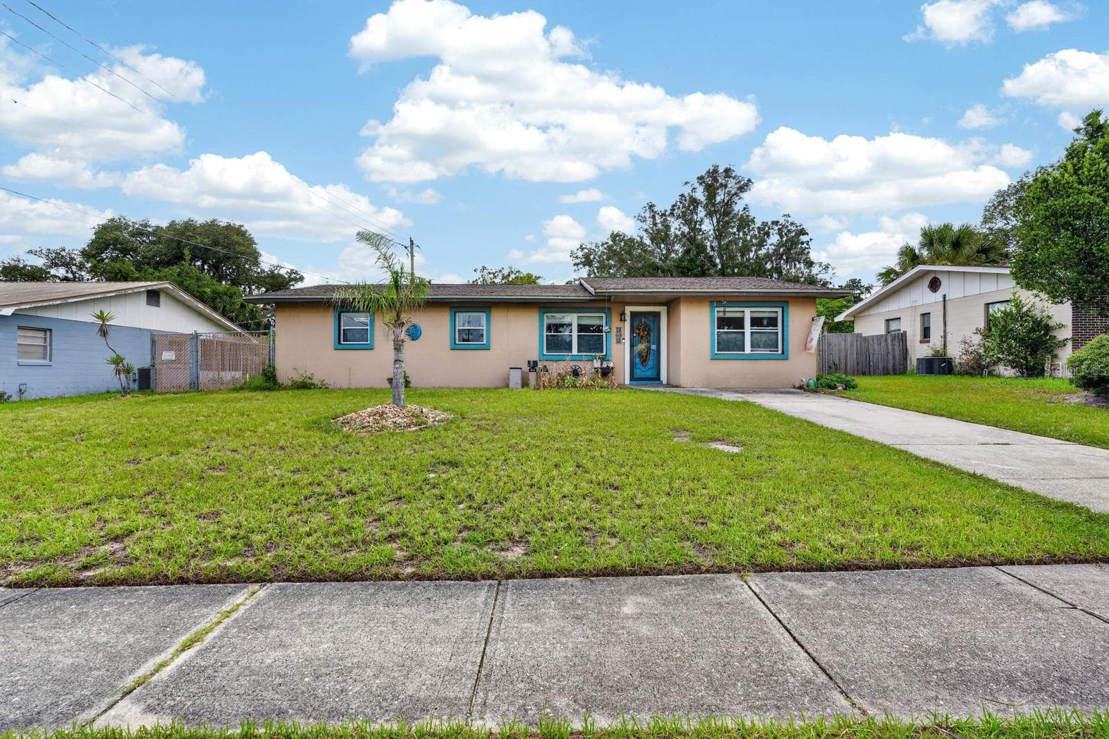 212 MIMOSA DR