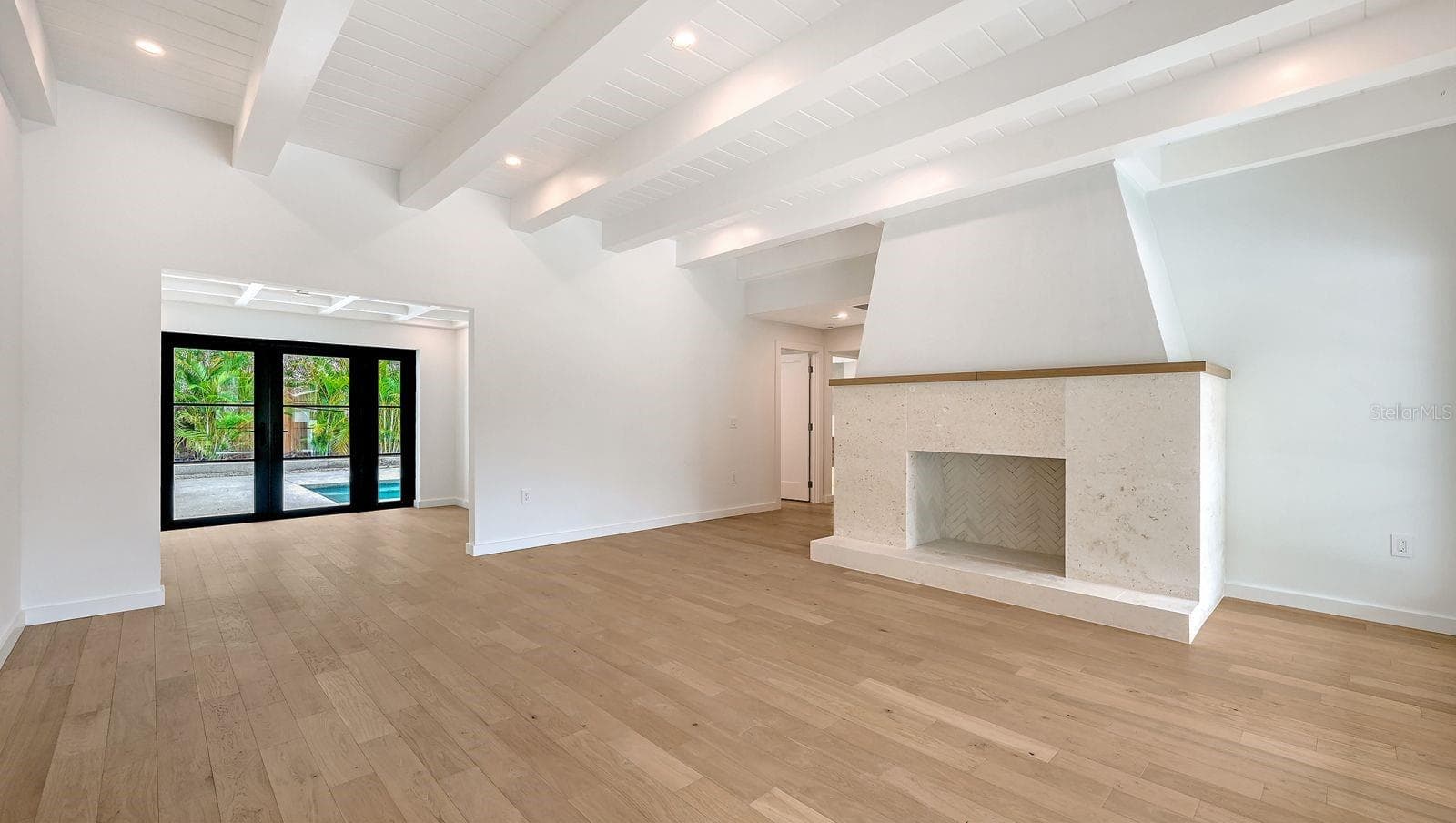 Single Family Residence at 1041 INDIAN BEACH DR, SARASOTA, photo 5 of 29