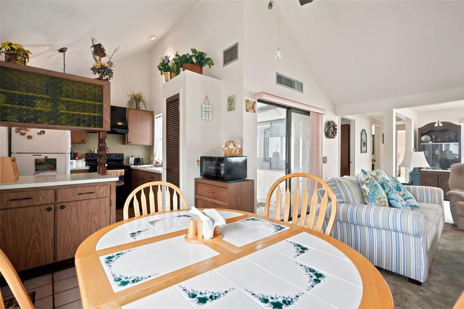 Villa at 7835 FOX DEN ROW, HUDSON, photo 11 of 39