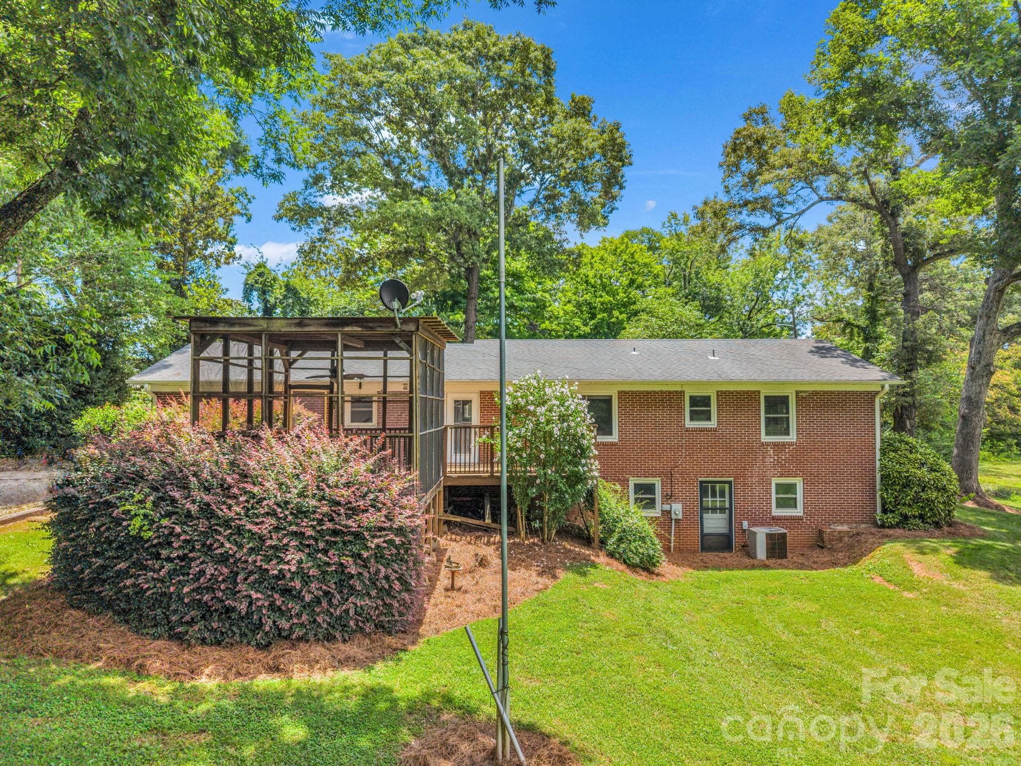 Single Family Residence at Rutherfordton, photo 6 of 48