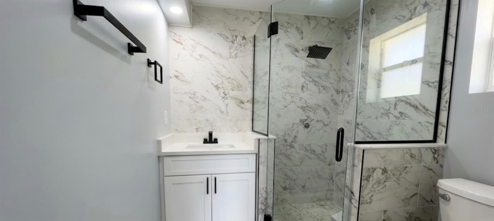 Master Bathroom fully renovated - 1000 E DIXIE AVE, LEESBURG