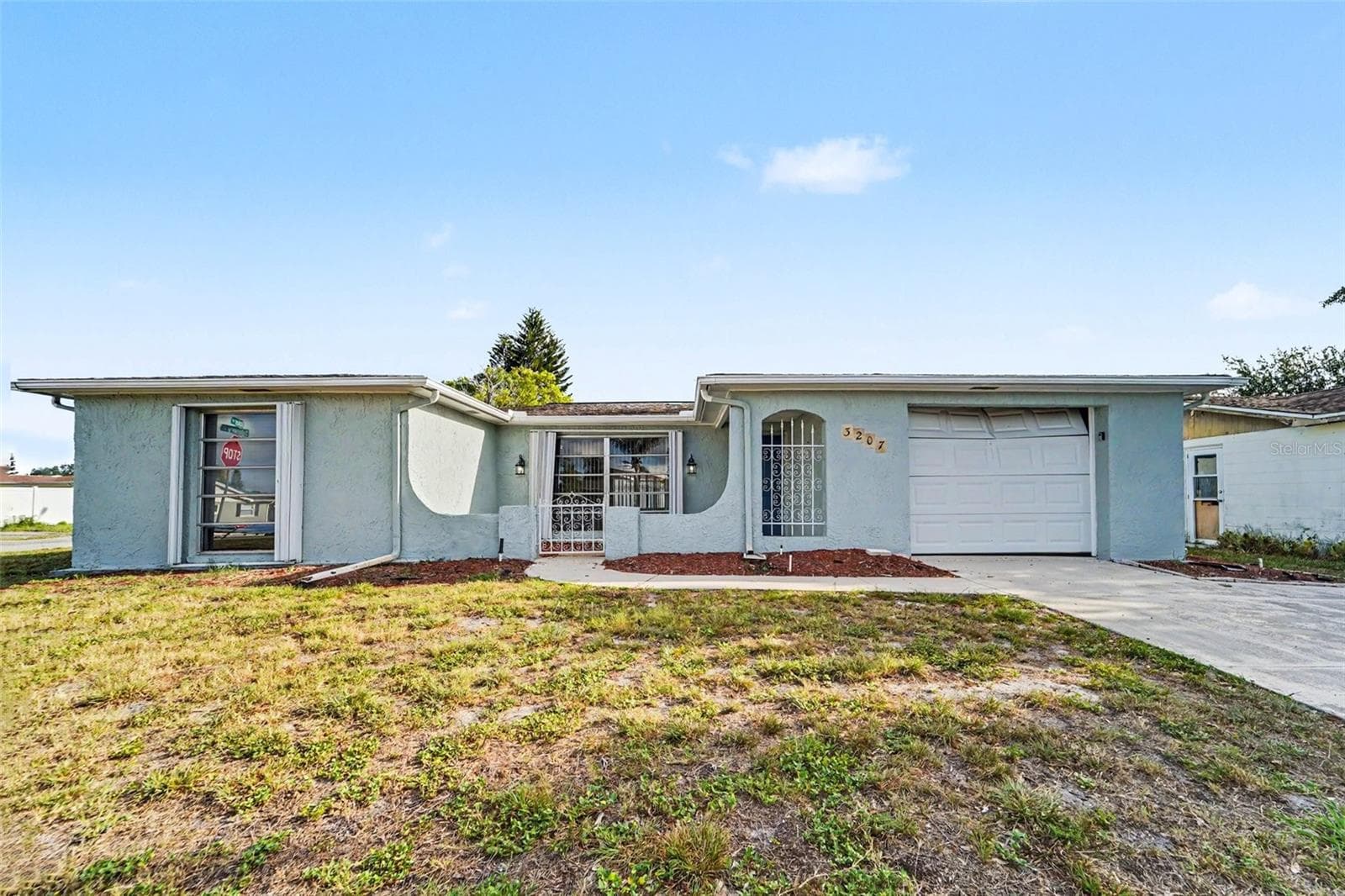 3207 SALISBURY DR