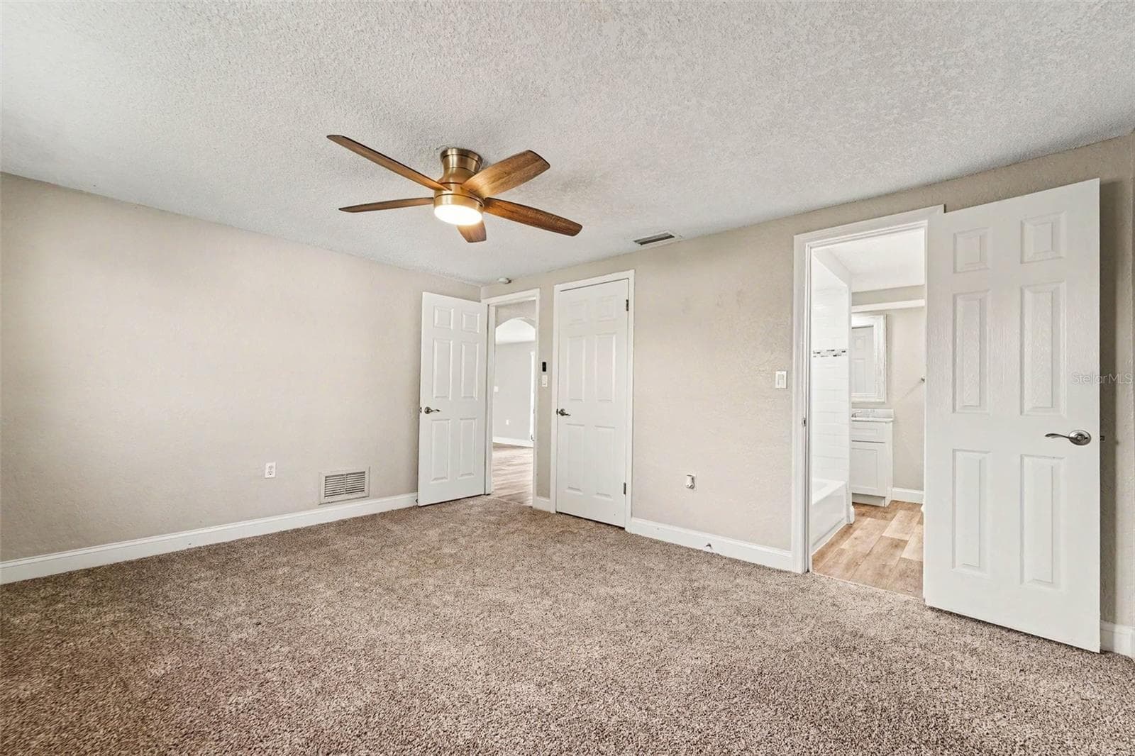 Single Family Residence at 3207 SALISBURY DR, HOLIDAY, photo 10 of 20