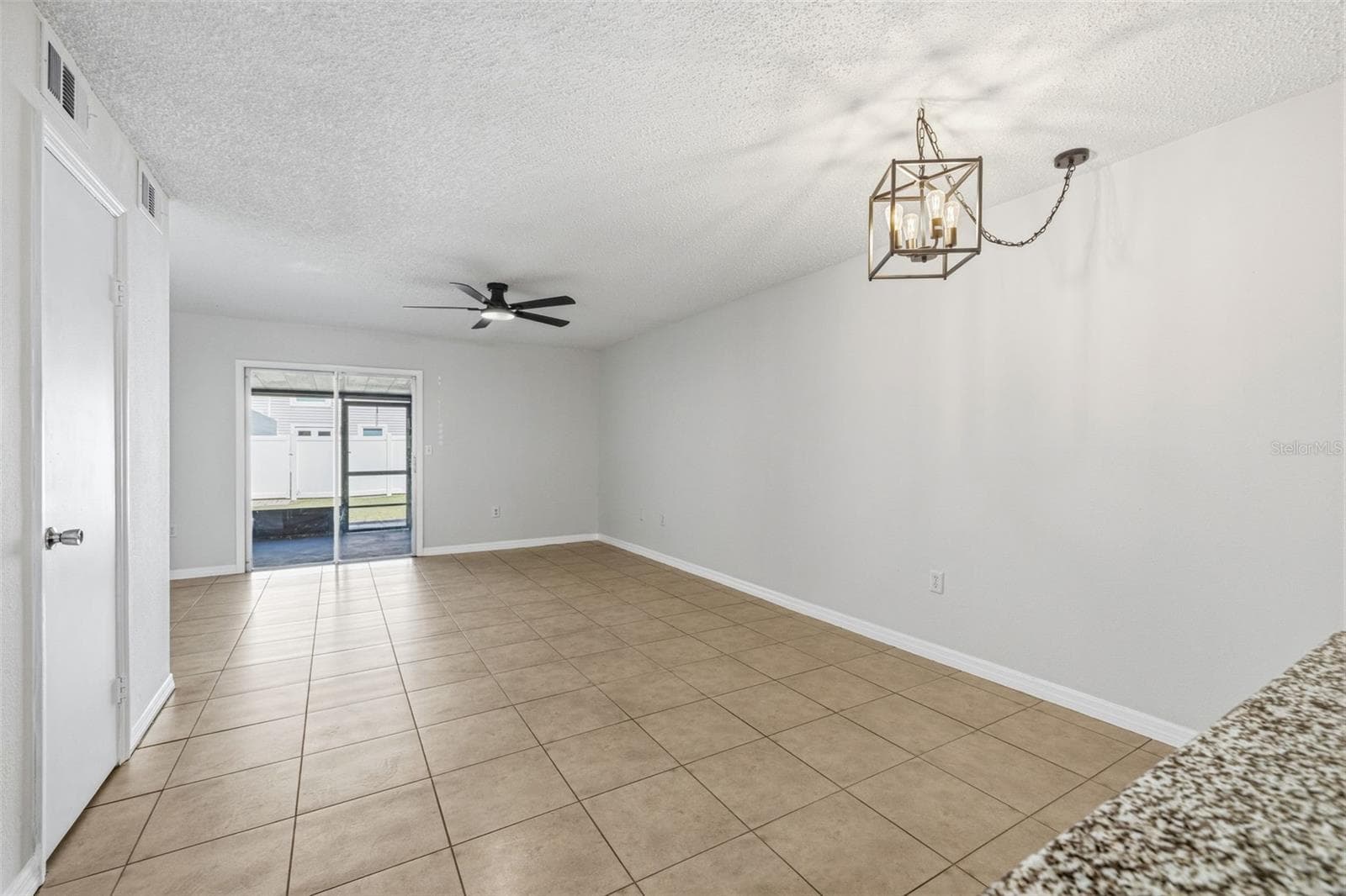 Townhouse at 11906 CYPRESS HILL CIR, TAMPA, photo 10 of 26