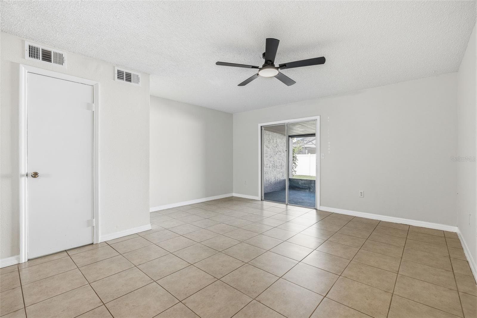Townhouse at 11906 CYPRESS HILL CIR, TAMPA, photo 12 of 26