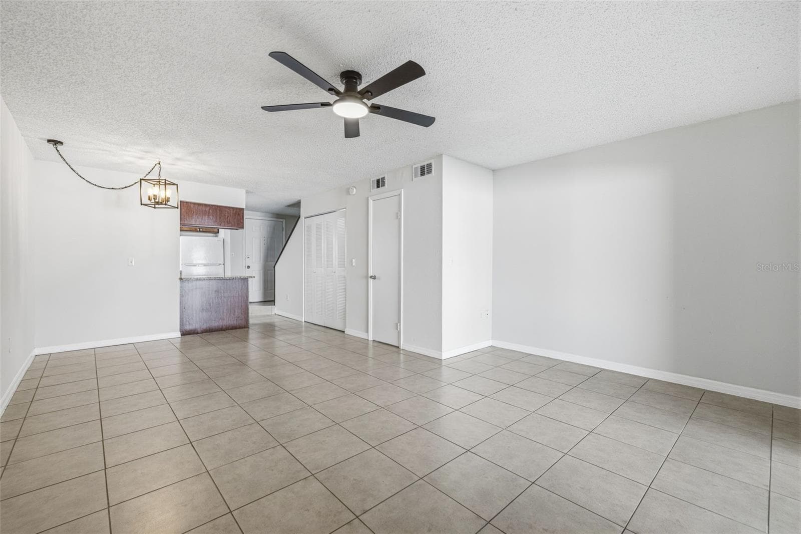 Townhouse at 11906 CYPRESS HILL CIR, TAMPA, photo 13 of 26
