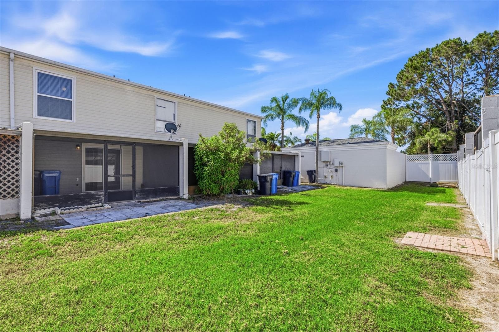 Townhouse at 11906 CYPRESS HILL CIR, TAMPA, photo 23 of 26