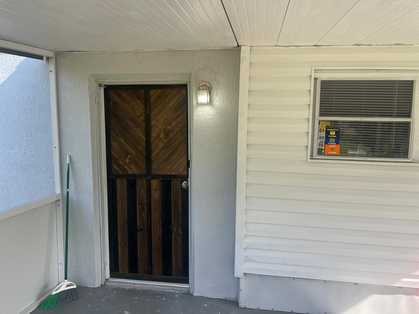 Mobile Home at 20456 SE 140TH ST, UMATILLA, photo 4 of 41