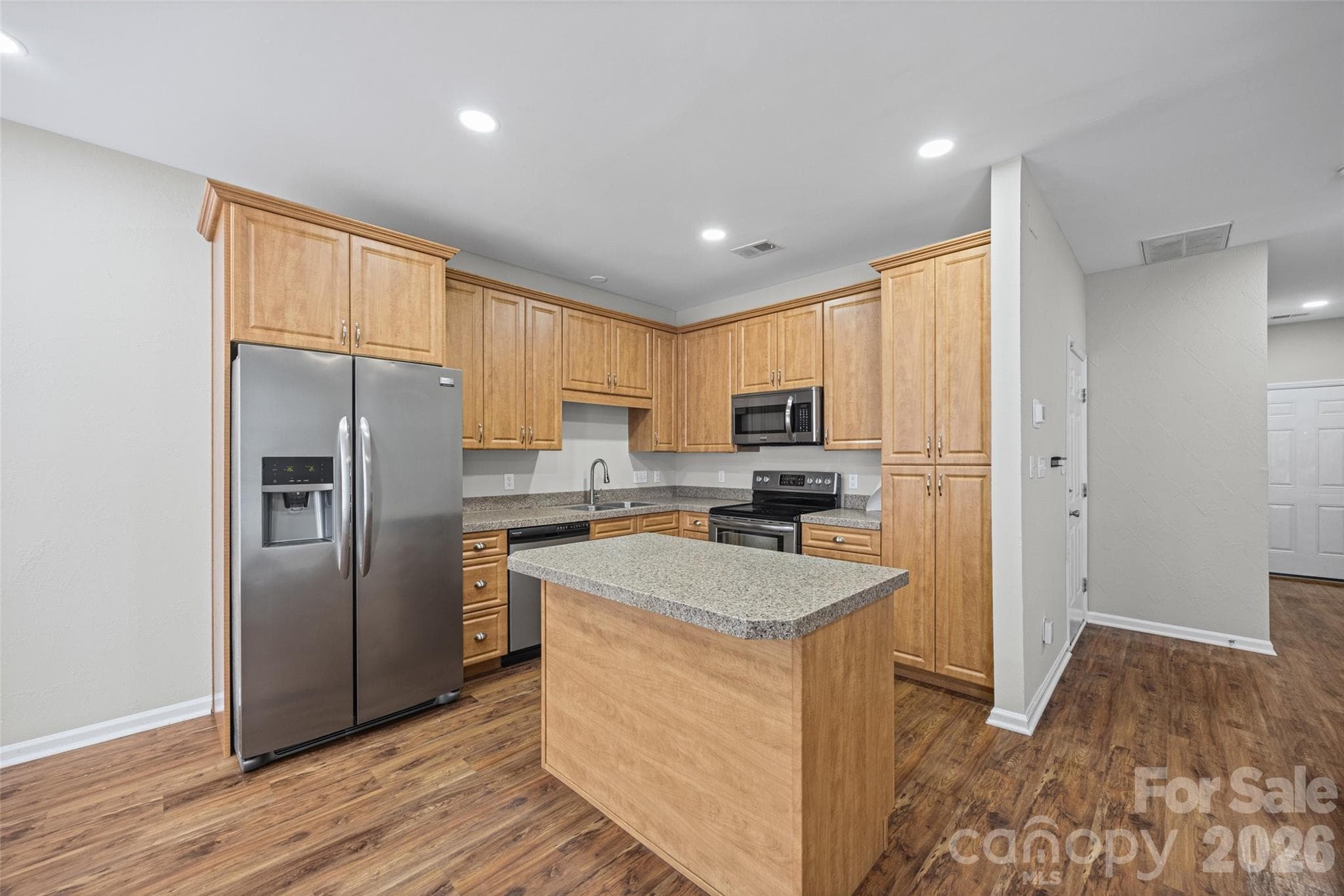 Townhouse at 2113 Lennoxshire Square Court, Charlotte, photo 6 of 26