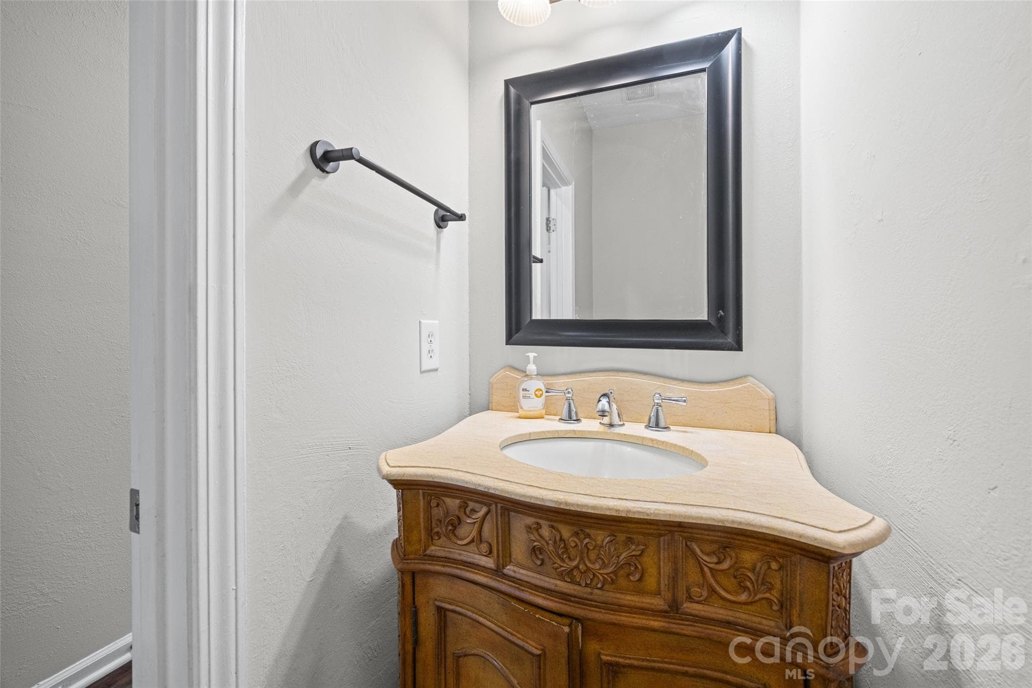 Townhouse at 2113 Lennoxshire Square Court, Charlotte, photo 10 of 26