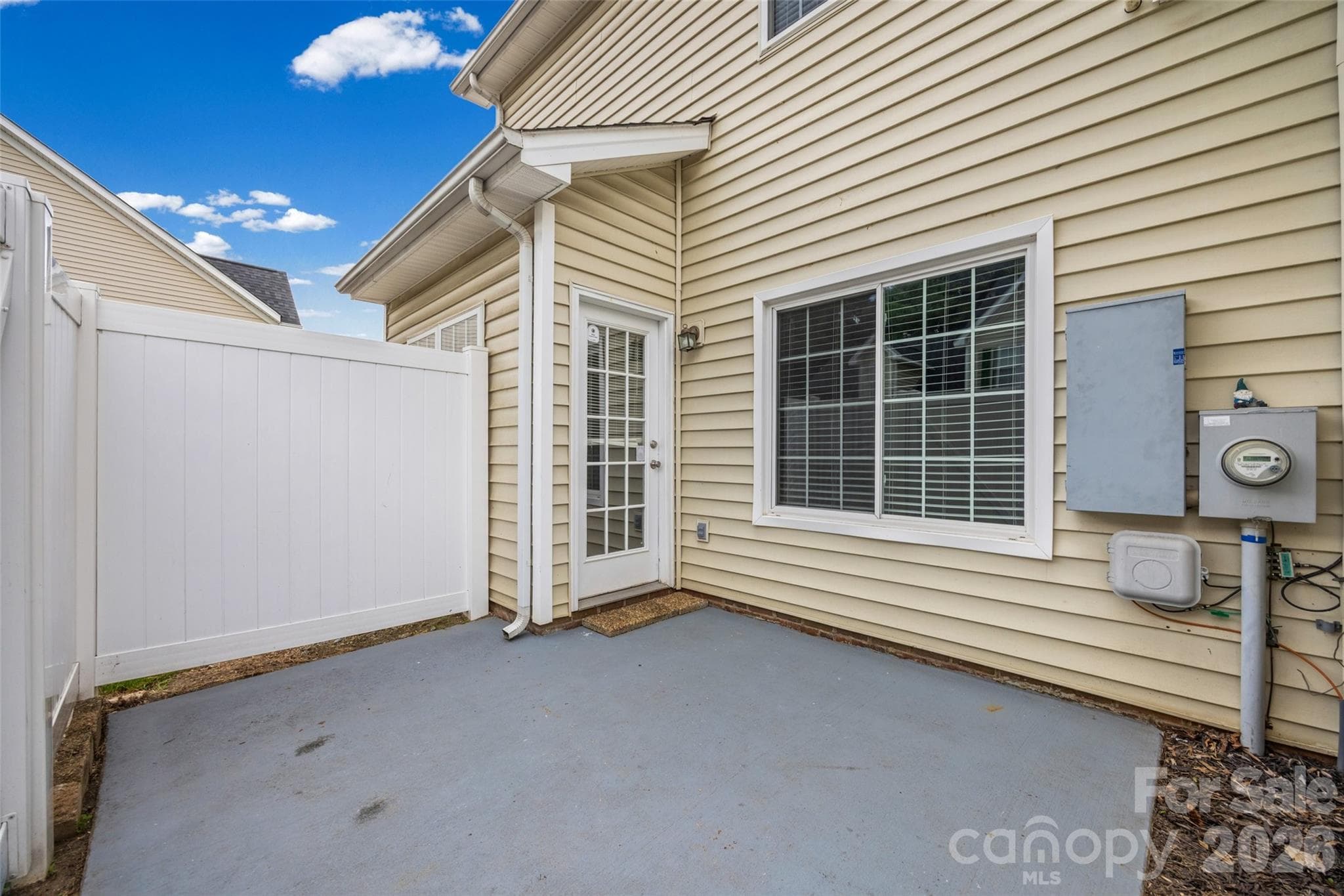 Townhouse at 2113 Lennoxshire Square Court, Charlotte, photo 23 of 26
