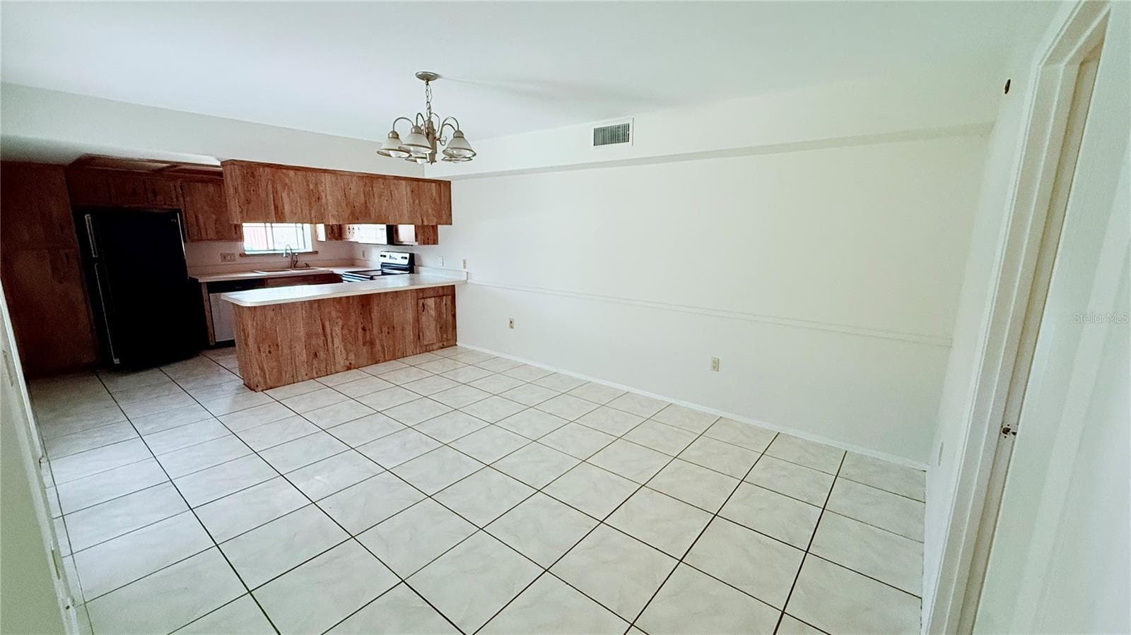 Townhouse at 202 TERRACE CT, SANFORD, photo 13 of 35