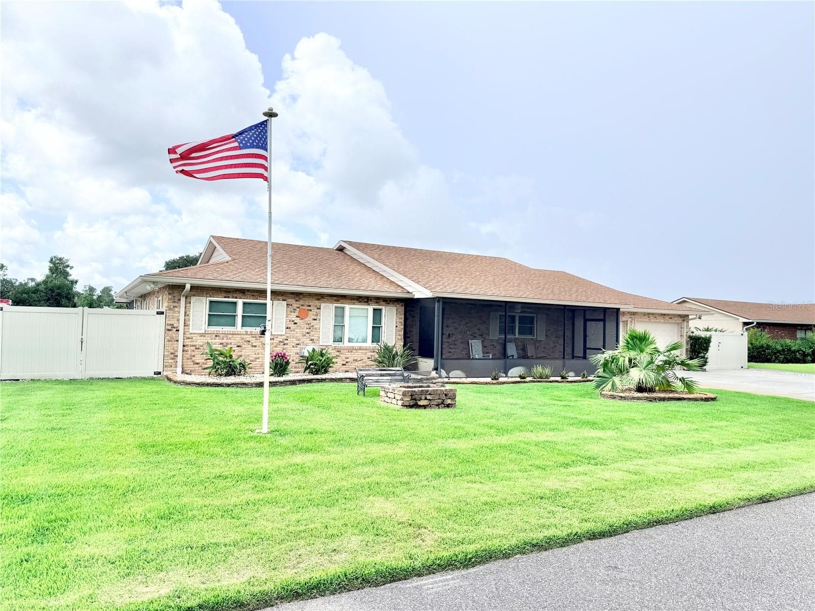 Front of home - 209 W DELAWARE ST, TAVARES