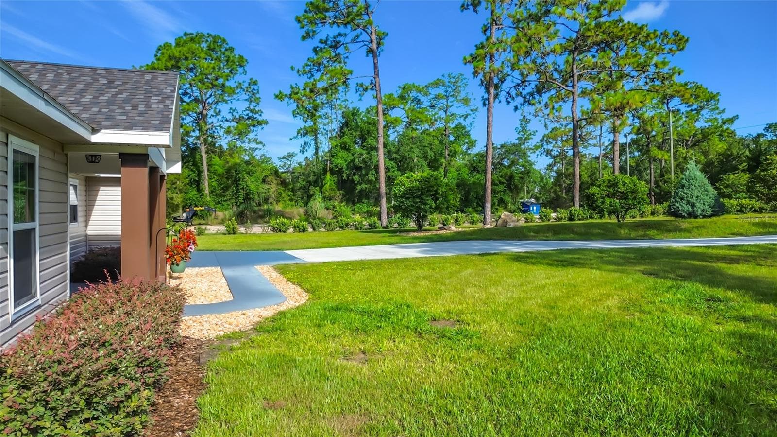 Single Family Residence at 15204 GANSTER DR, BROOKSVILLE, photo 11 of 71