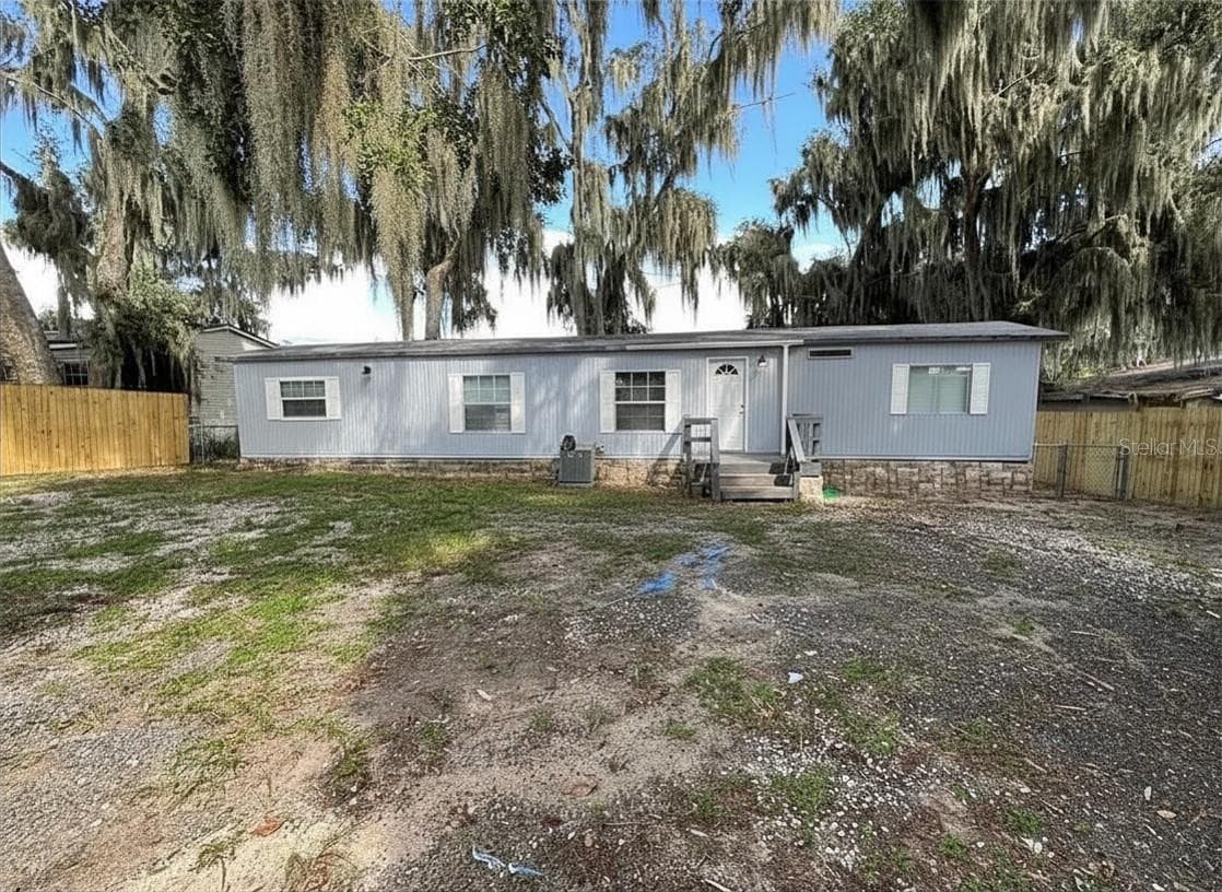 17110 LIVE OAK LN