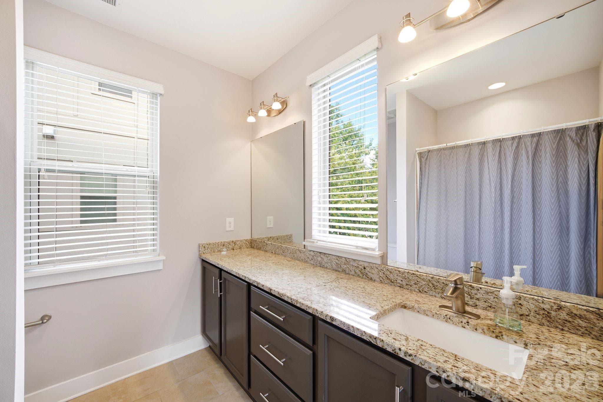2nd (primary) full bath with shower/tub - 923 Warren Burgess Lane, Charlotte
