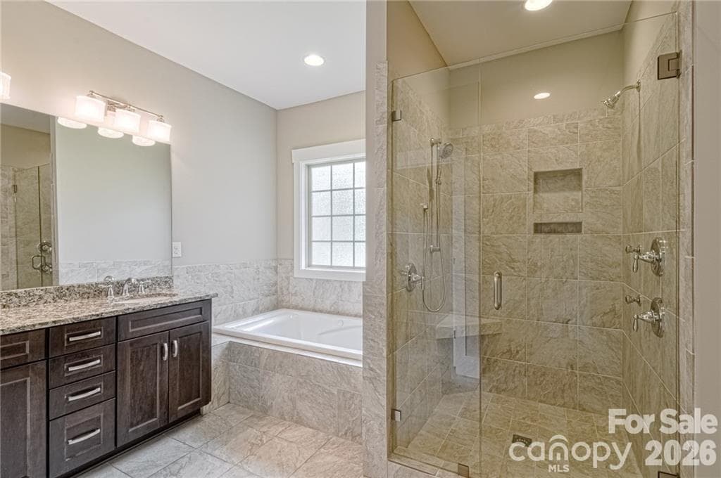 Single Family Residence at 10136 Fairlea Drive, Charlotte, photo 13 of 24