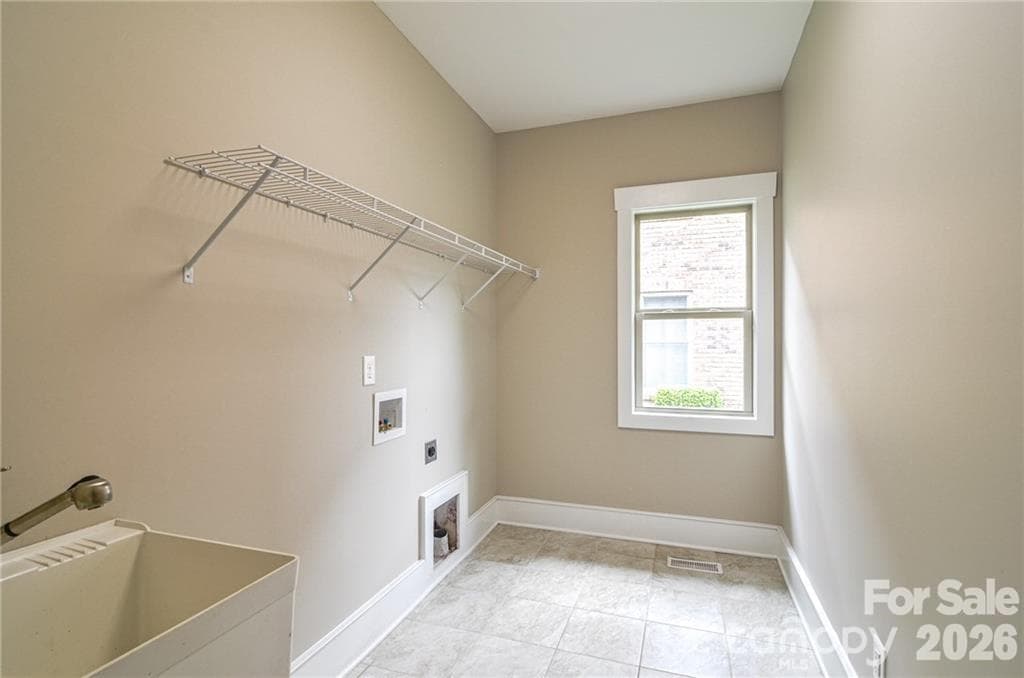 Single Family Residence at 10136 Fairlea Drive, Charlotte, photo 23 of 24