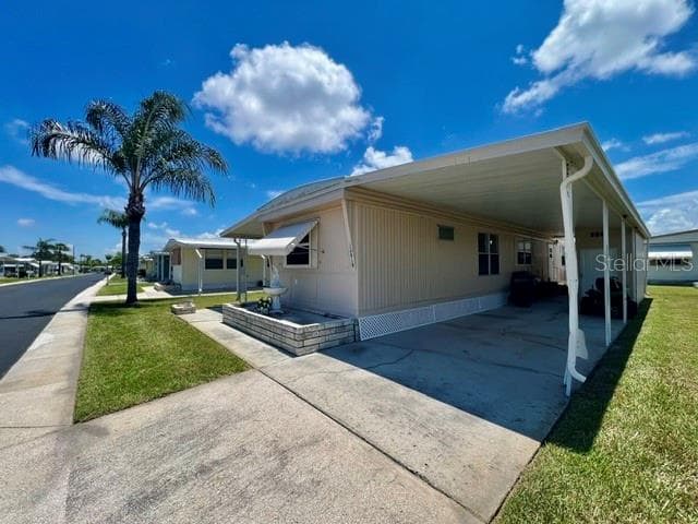 Mobile Home at 10818 FREEDOM DR, PORT RICHEY, photo 4 of 52