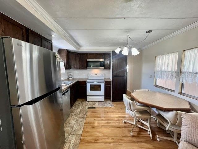 Mobile Home at 10818 FREEDOM DR, PORT RICHEY, photo 7 of 52