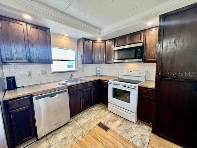 Mobile Home at 10818 FREEDOM DR, PORT RICHEY, photo 10 of 52