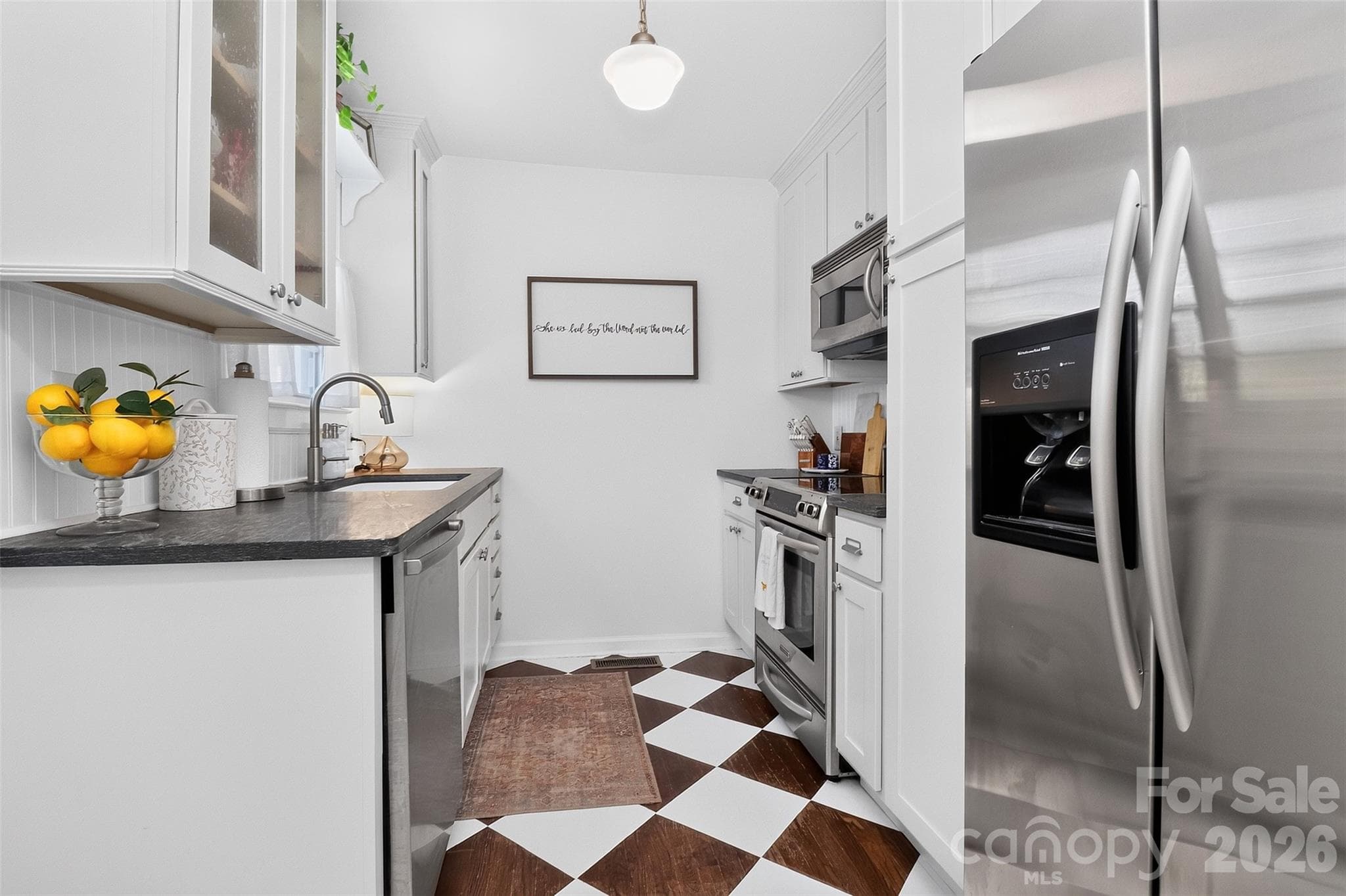 updated kitchen - 219 Wakefield Drive, Charlotte