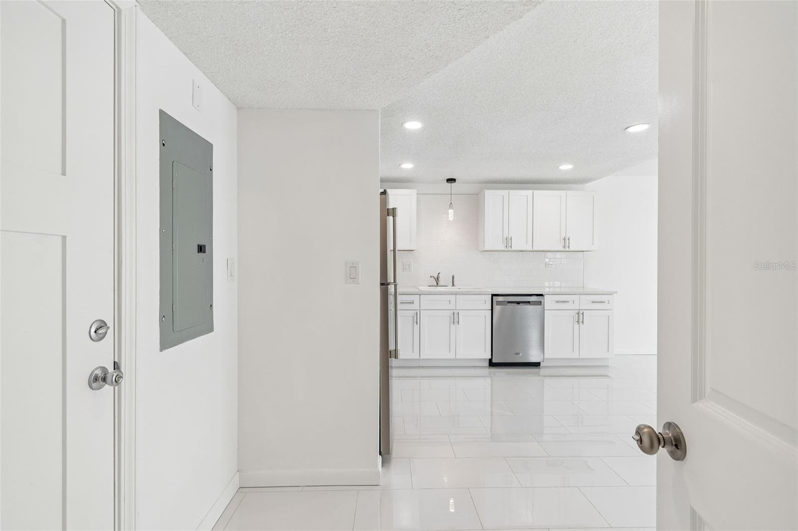 Condominium at 450 TREASURE ISLAND CSWY #106, TREASURE ISLAND, photo 3 of 49