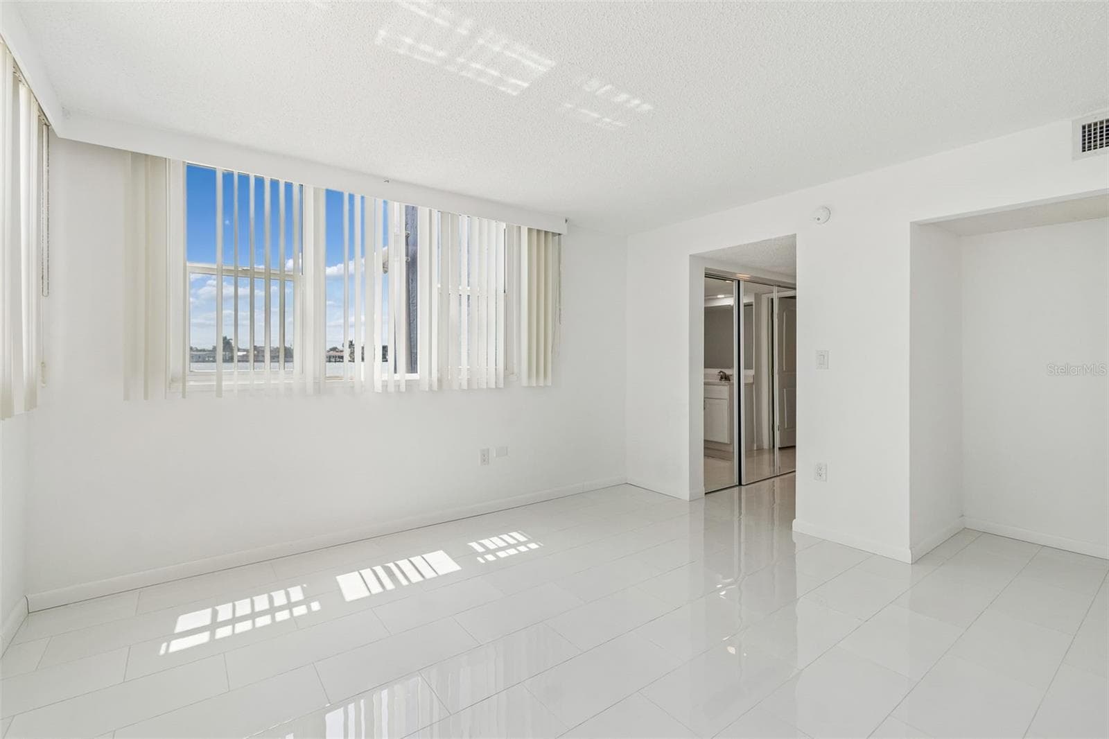 Condominium at 450 TREASURE ISLAND CSWY #106, TREASURE ISLAND, photo 15 of 49