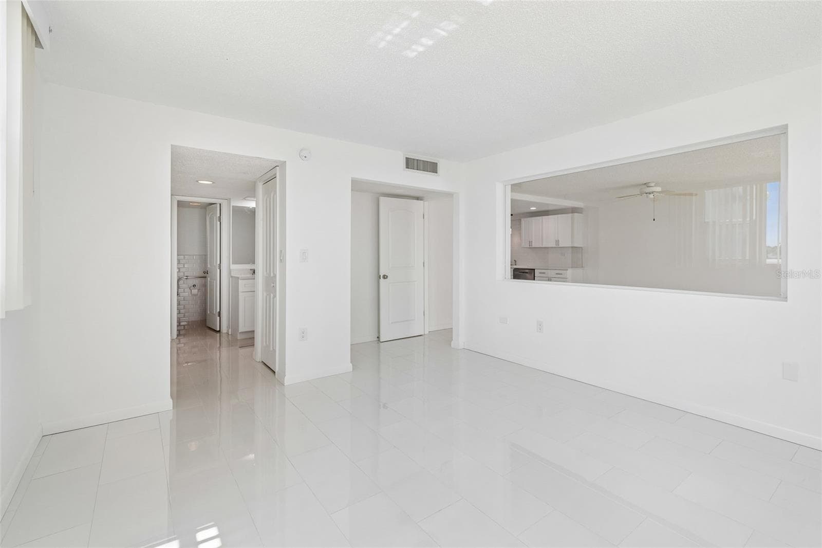 Condominium at 450 TREASURE ISLAND CSWY #106, TREASURE ISLAND, photo 16 of 49