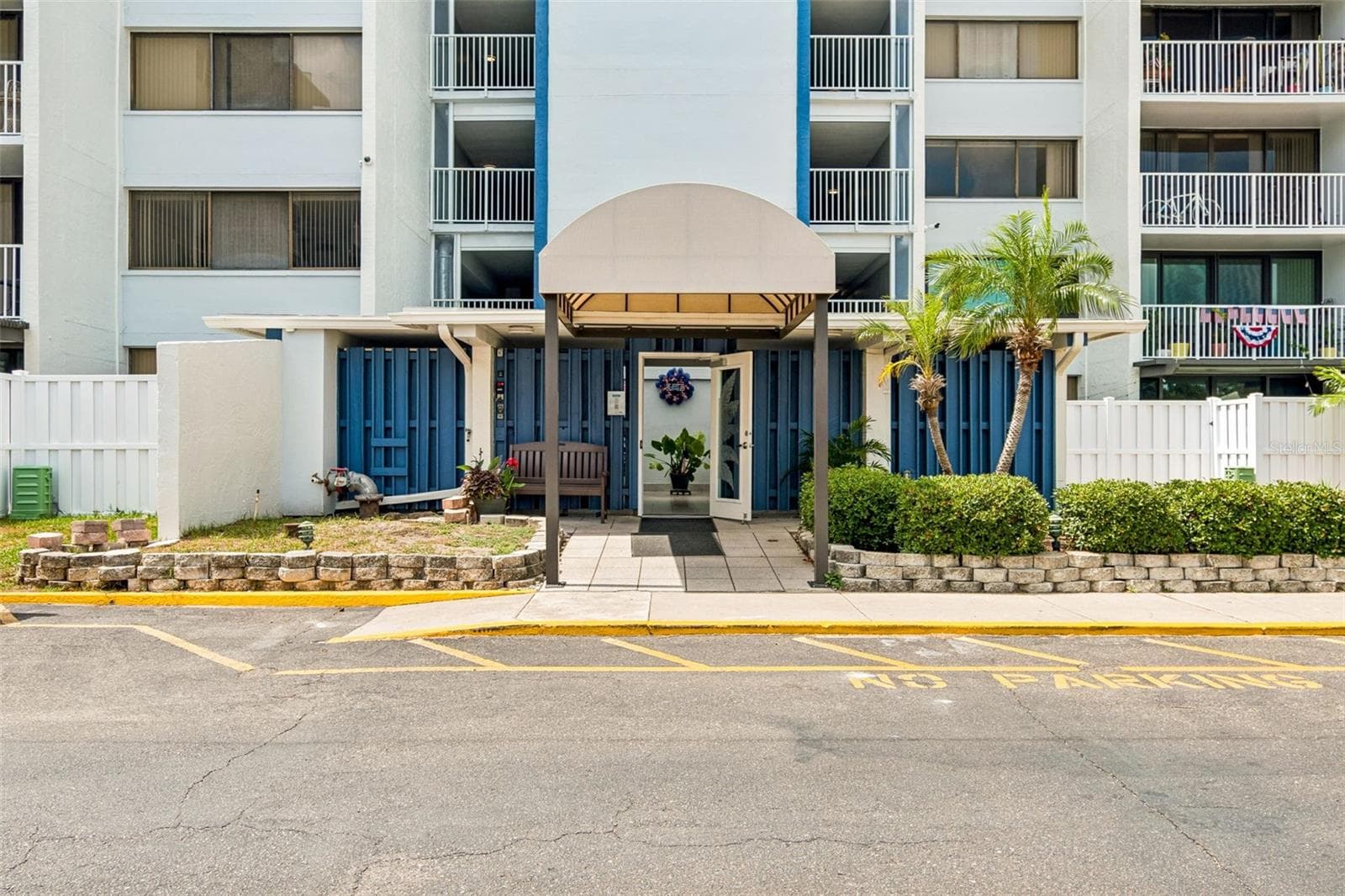 Condominium at 450 TREASURE ISLAND CSWY #106, TREASURE ISLAND, photo 41 of 49