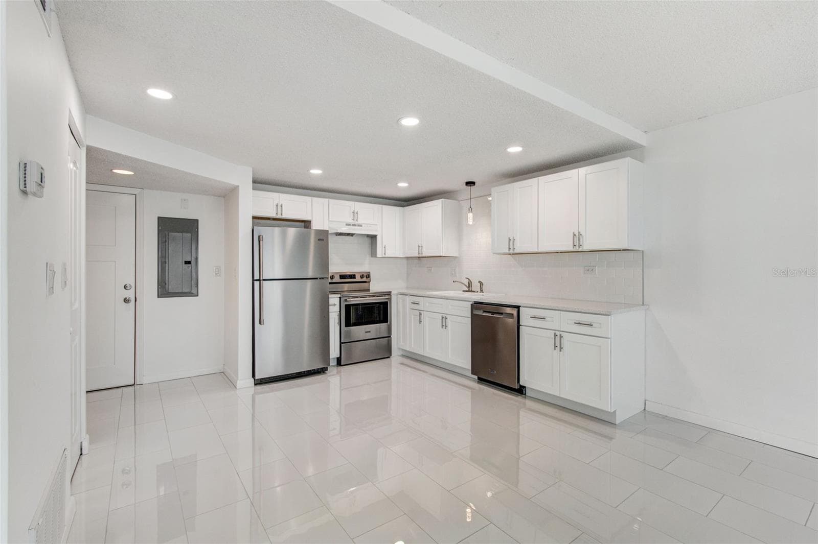 WITHOUT VIRTUAL STAGING - 450 TREASURE ISLAND CSWY #106, TREASURE ISLAND