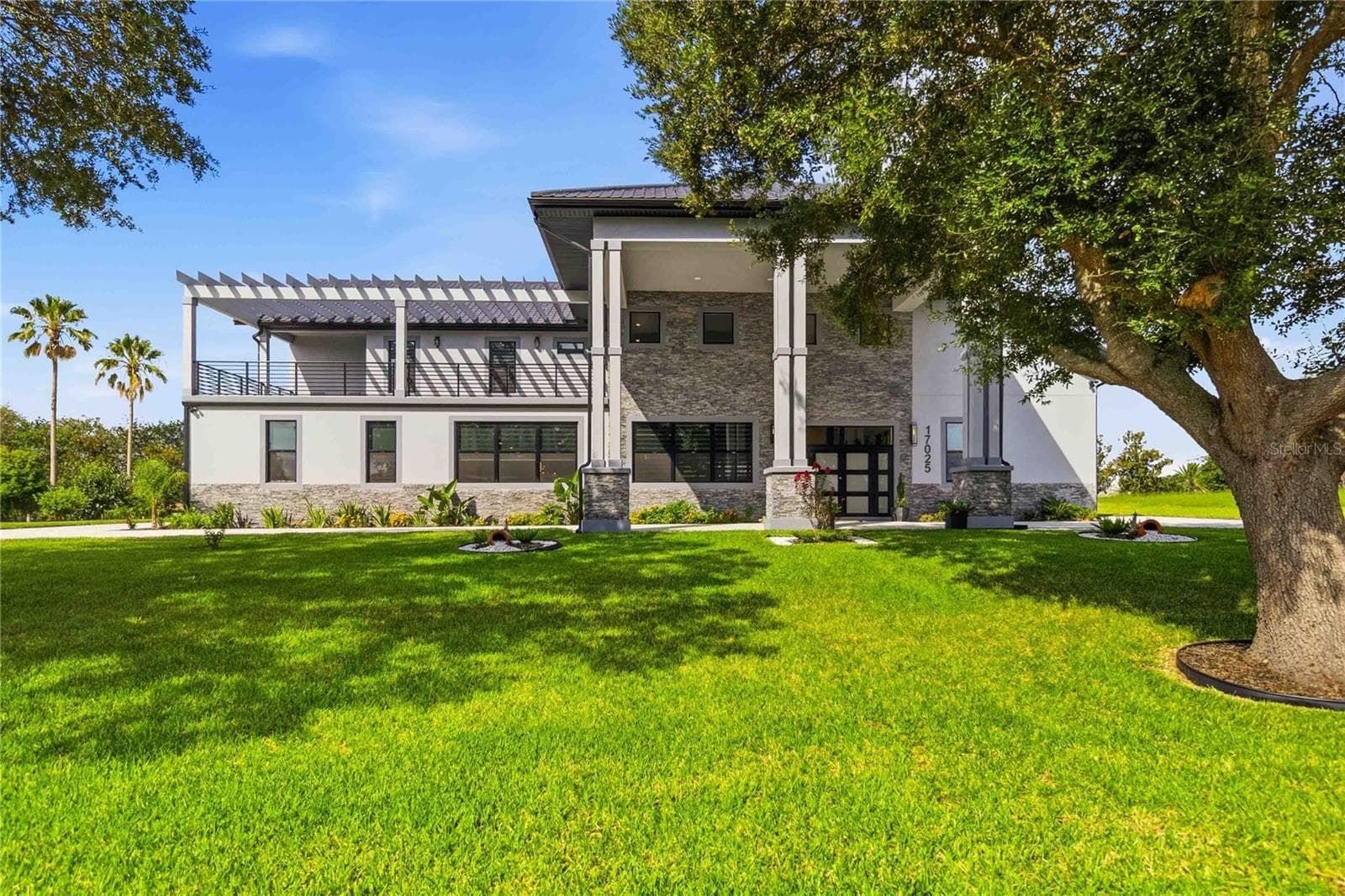 17025 ROYAL PALM DR