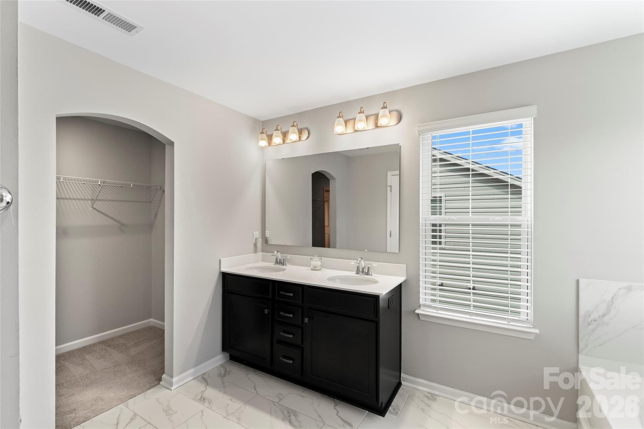 Single Family Residence at 2014 Mcdonald Drive, Stanfield, photo 23 of 47