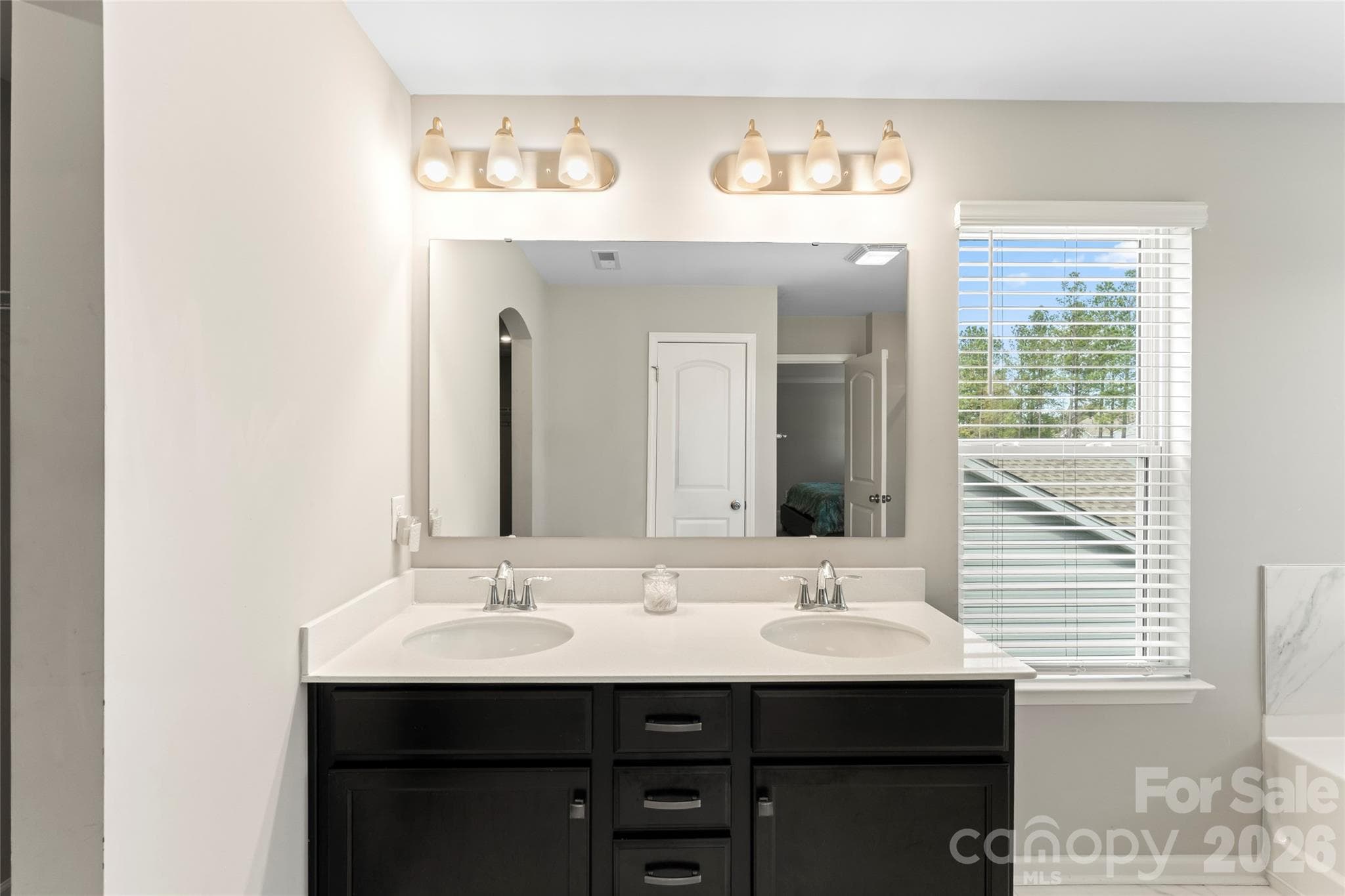 Single Family Residence at 2014 Mcdonald Drive, Stanfield, photo 26 of 47