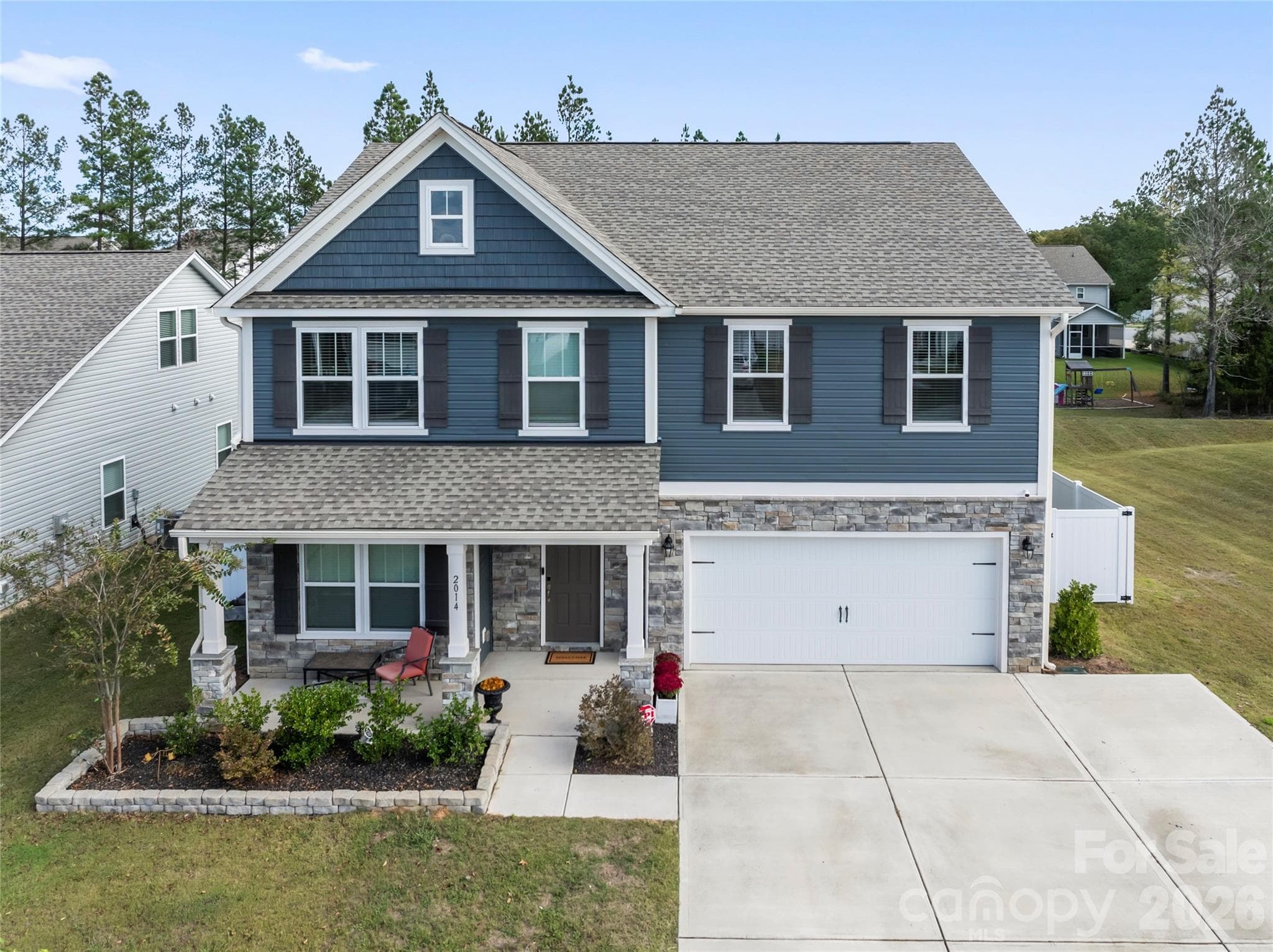 Cul de sac location, extra wide driveway - 2014 Mcdonald Drive, Stanfield