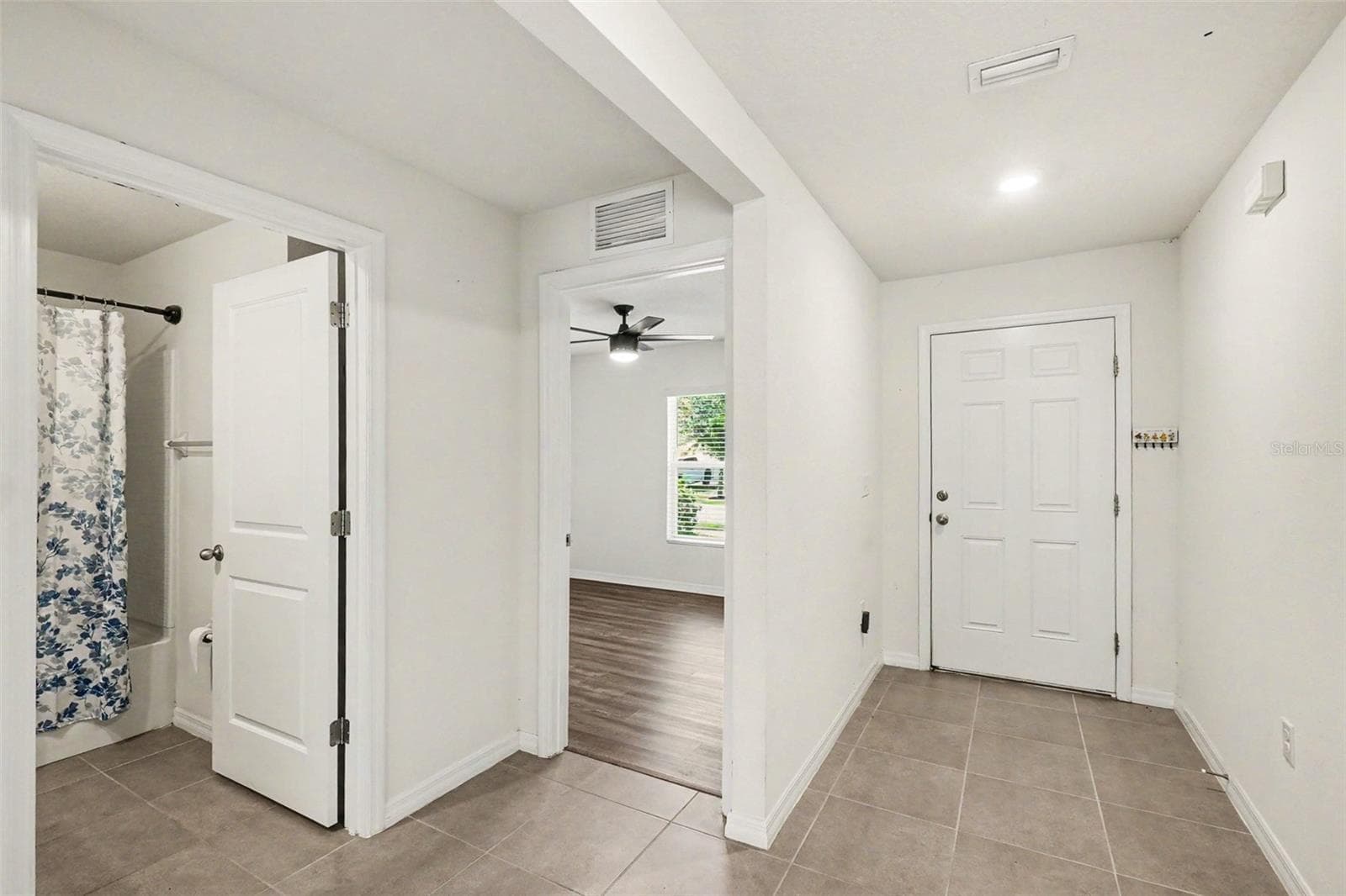 Single Family Residence at 10213 CLOUDBURST CT, RIVERVIEW, photo 3 of 36
