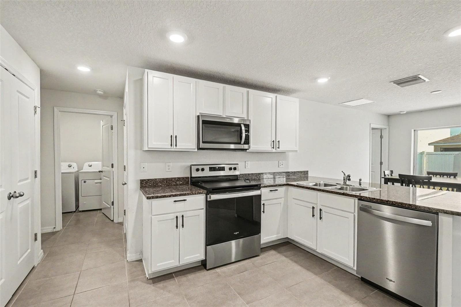 Single Family Residence at 10213 CLOUDBURST CT, RIVERVIEW, photo 12 of 36