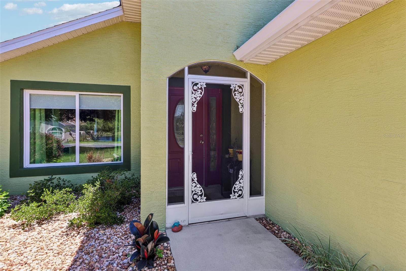 Single Family Residence at 76 FAIRWAY CIR, UMATILLA, photo 5 of 36