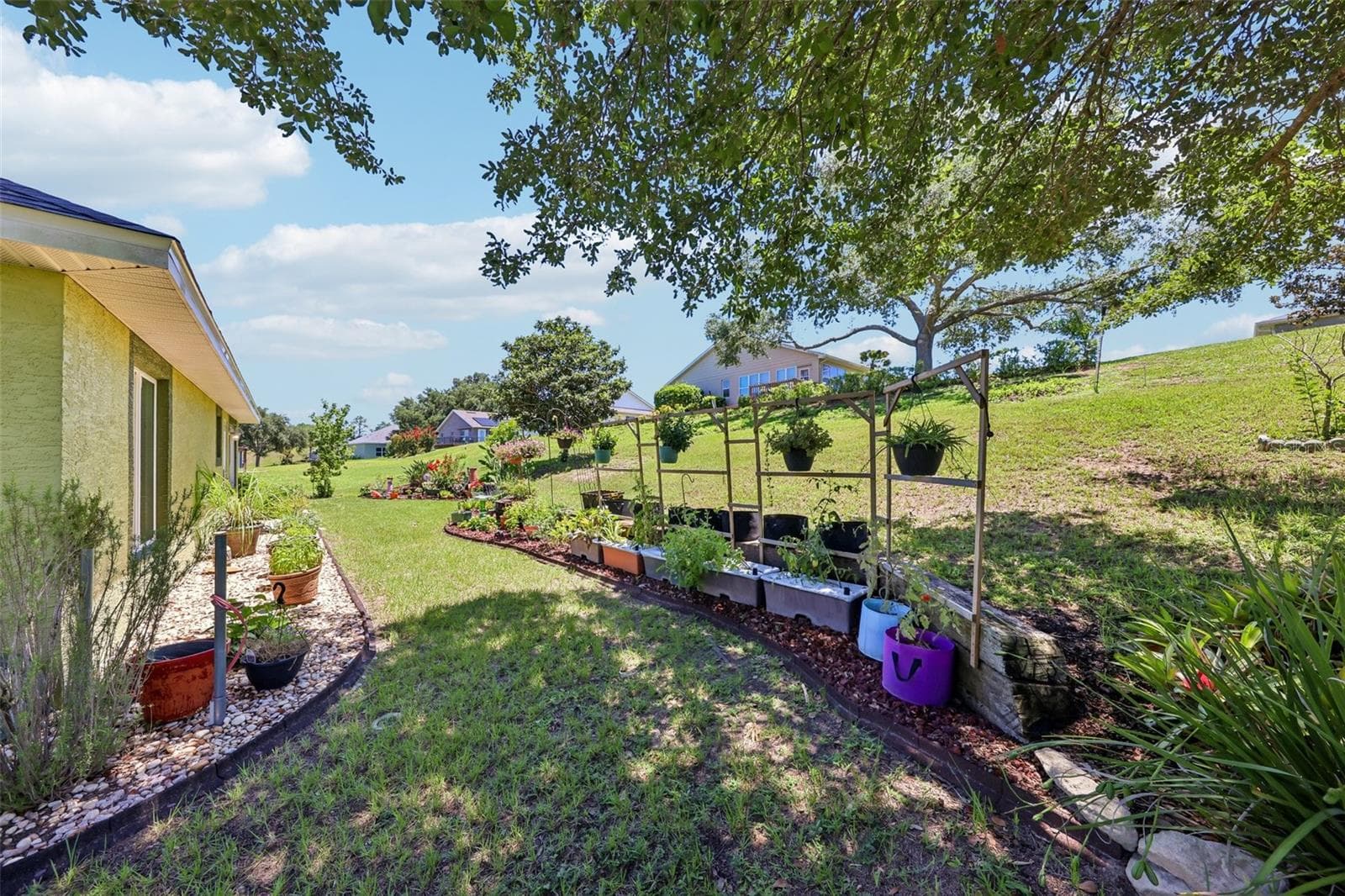 Single Family Residence at 76 FAIRWAY CIR, UMATILLA, photo 11 of 36