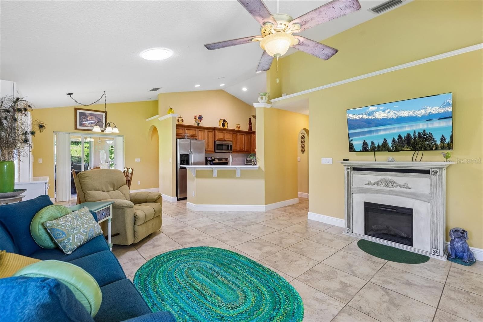 Single Family Residence at 76 FAIRWAY CIR, UMATILLA, photo 14 of 36