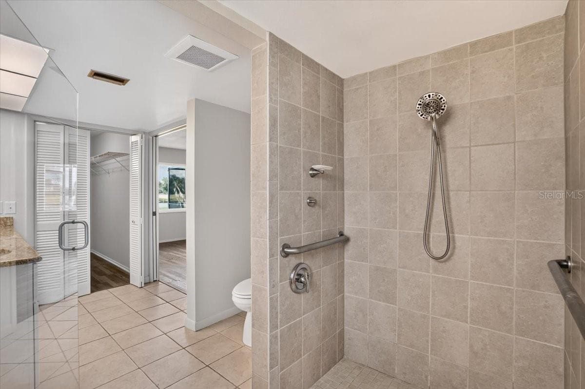 Accessible Primary Shower - 3504 WILDERNESS BLVD W, PARRISH