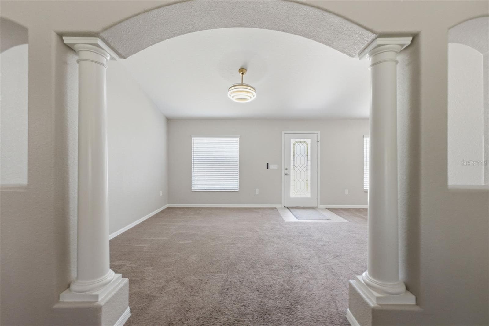 Living room - 12155 PEREGRINE FALCON AVE, WEEKI WACHEE