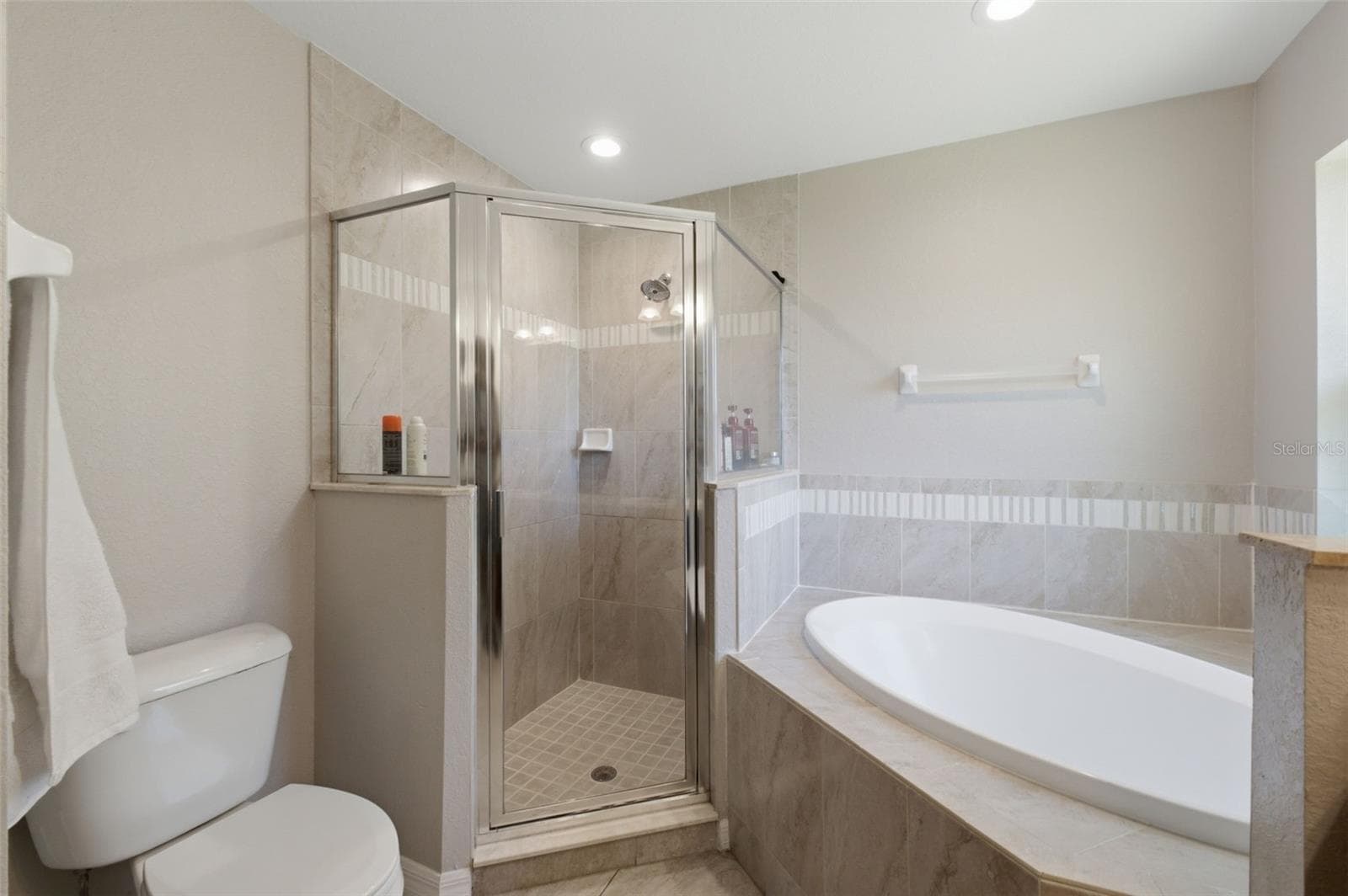 Primary bathroom - 12155 PEREGRINE FALCON AVE, WEEKI WACHEE