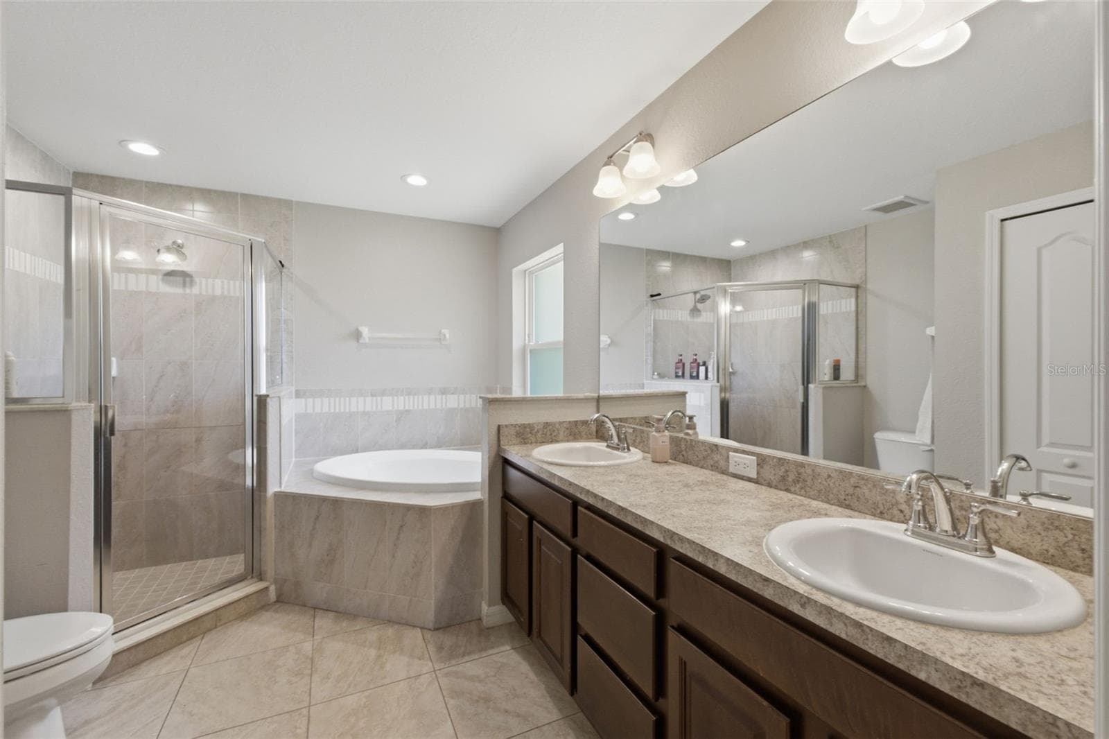 Primary bathroom - 12155 PEREGRINE FALCON AVE, WEEKI WACHEE