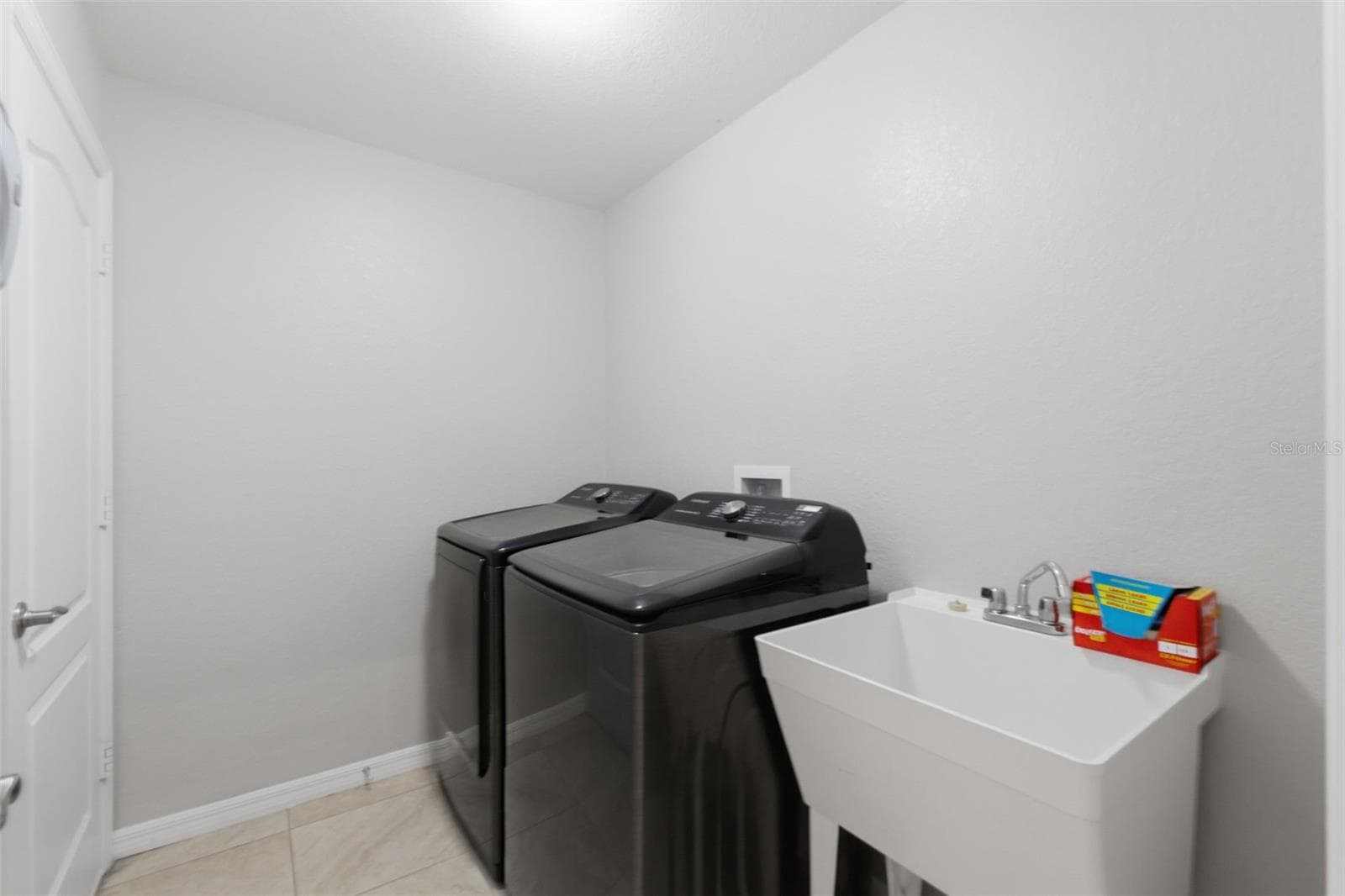Laundry room - 12155 PEREGRINE FALCON AVE, WEEKI WACHEE